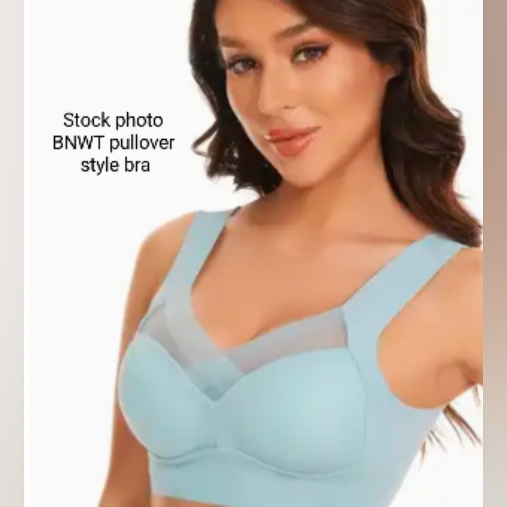 Size Small BNWT, light blue pullover, wide strap style bra